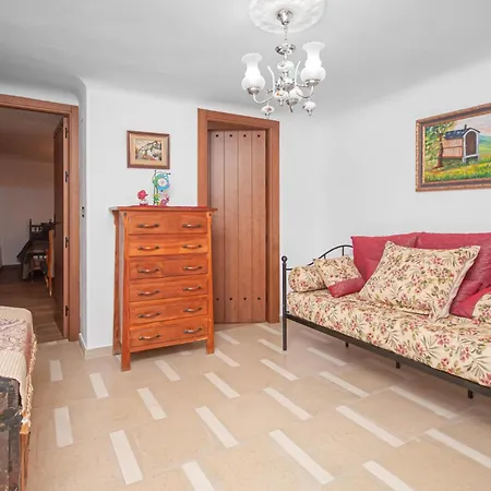 Amazing In Monterio With Kitchenette Montefrío